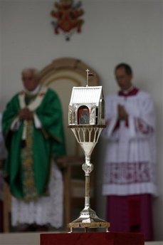 The Pope says Mass 2